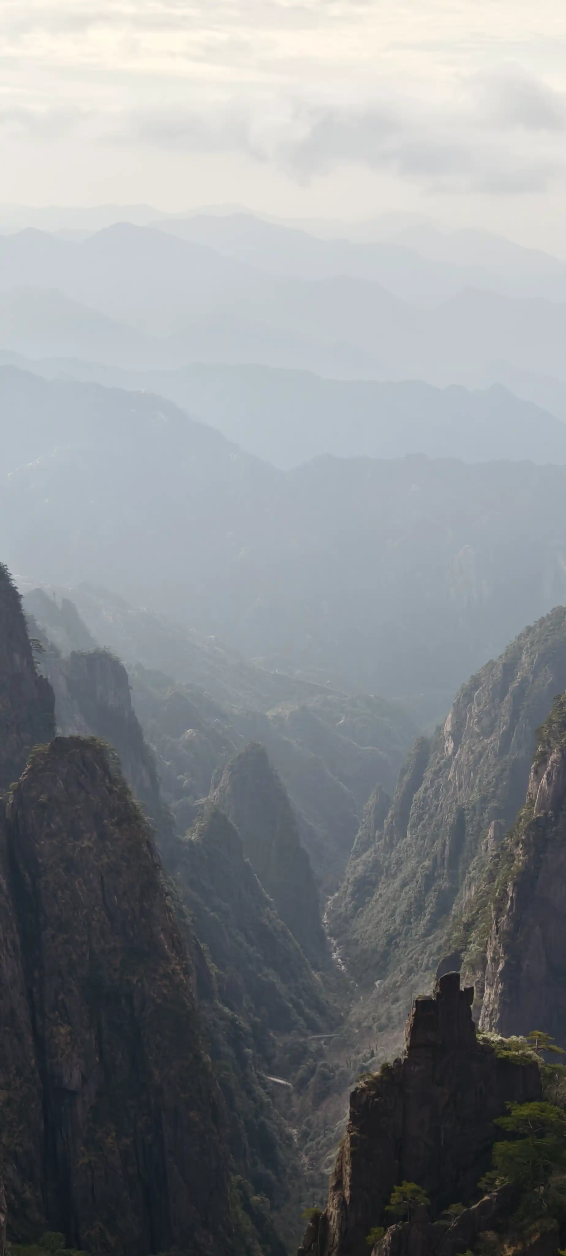 拍摄于飞来石附近